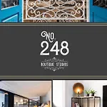 248 Boutique Studios, בית הארחה סליאמה