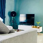 בית הארחה 248 Boutique Studios,