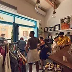 בית הארחה 248 Boutique Studios,