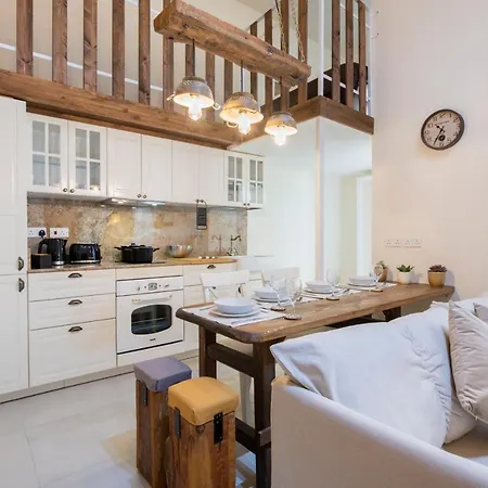 248 Boutique Studios, Boutique Hotel,