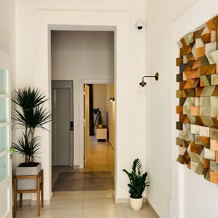 248 Boutique Studios, Boutique Hotel,