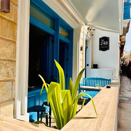 248 Boutique Studios, Boutique Hotel,