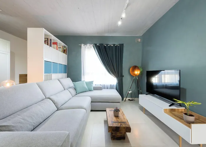 248 Boutique Studios, Pensiune